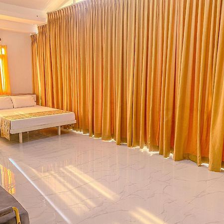 Legends Hotel & Restaurant - Lemery And Taal מראה חיצוני תמונה