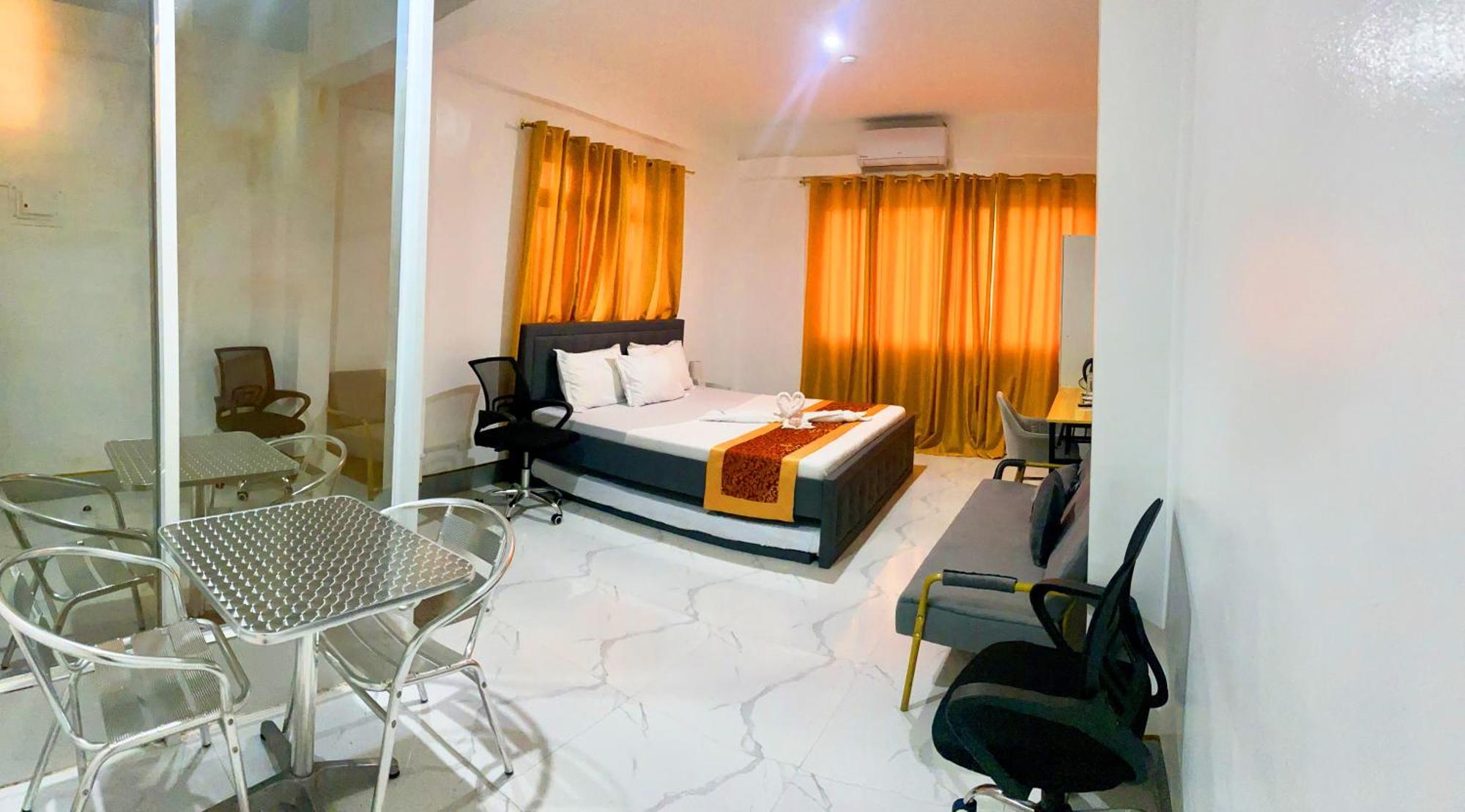 Legends Hotel & Restaurant - Lemery And Taal מראה חיצוני תמונה